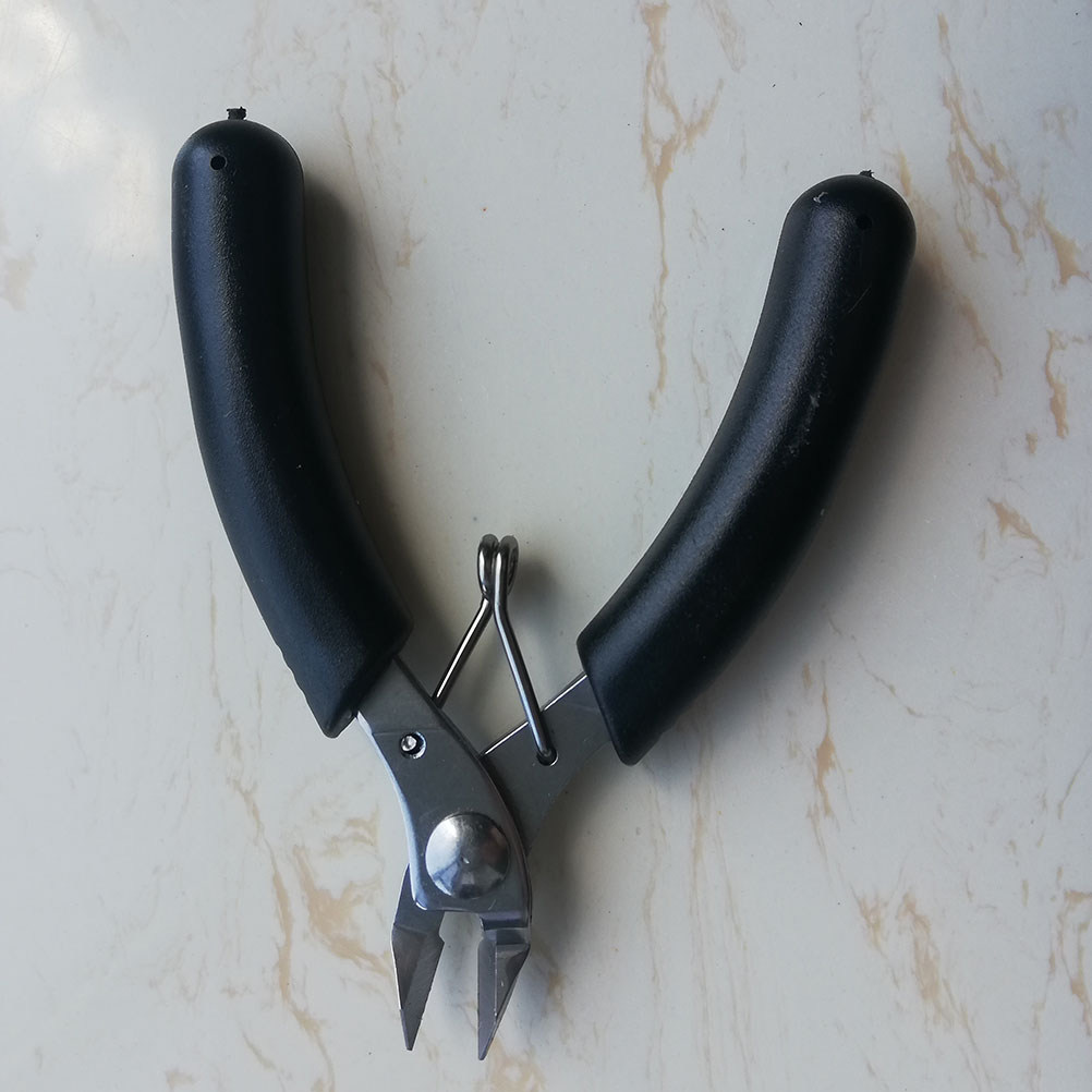 Ergonomic Diagonal Pliers for  - đánh giá và giá Badminton Vs Tennis